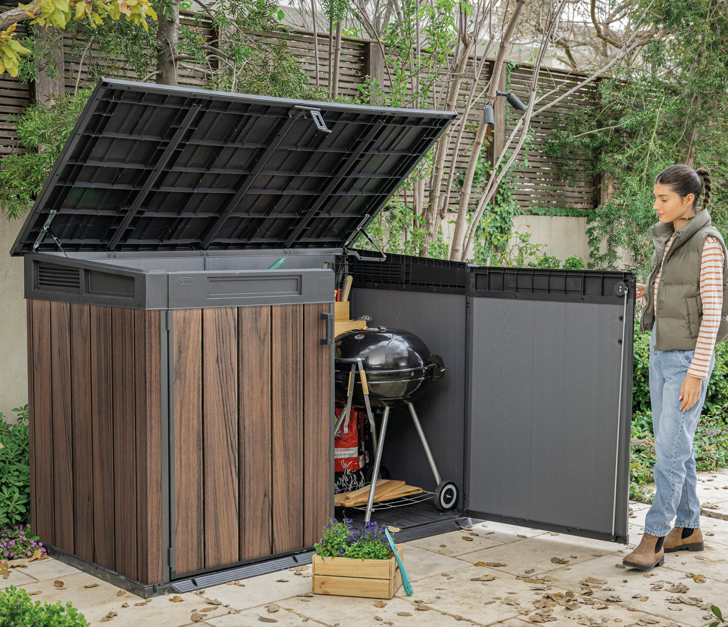 2020L Large Outdoor Storage Shed with Lockable Doors & Easy Access Lid